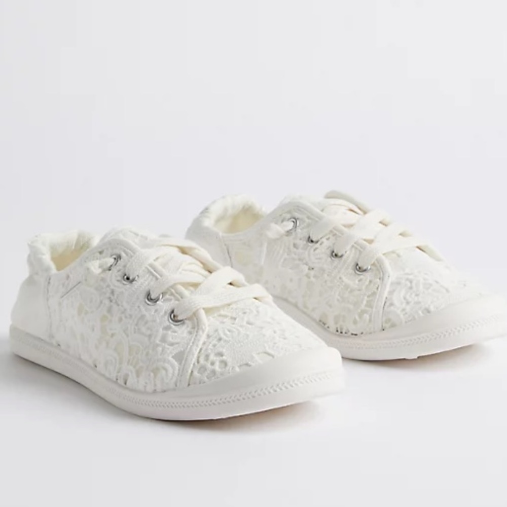 NWT Torrid Eyelet White Sneaker